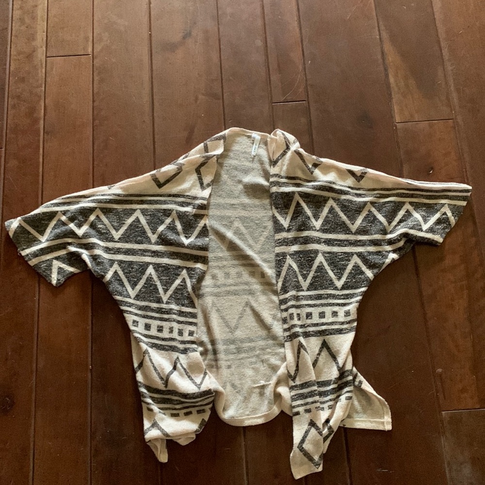 Spring light cardigan with tribal print